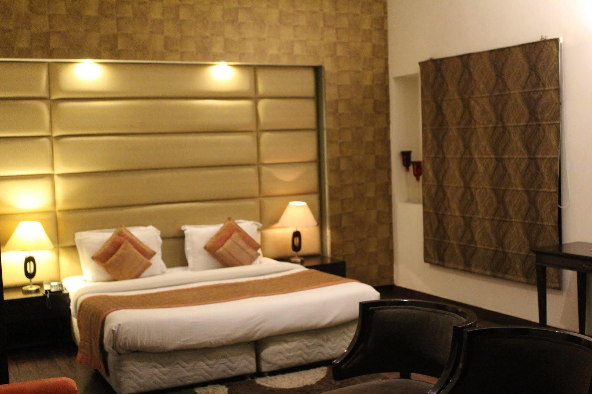 Hotel Comfort Zone Greater Kailash New Delhi Extérieur photo